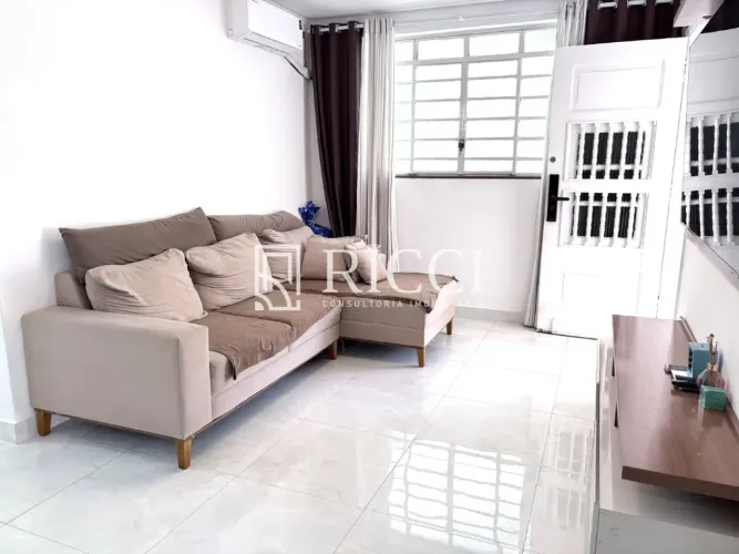Excelente oportunidade: Casa à venda na Vila Belmiro, Santos-SP, com 2 quartos, 2 salas, 1