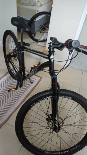 Bicicleta Aro 29 Aço Carbono Freios A Disco Suspensão 21 Vel