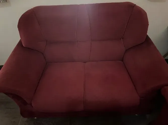 Sofás e puff seminovos 