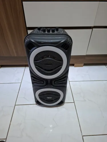 ?Caixa de Som Portátil Letron Bluetooth com LED RGB e Entrada Microfone