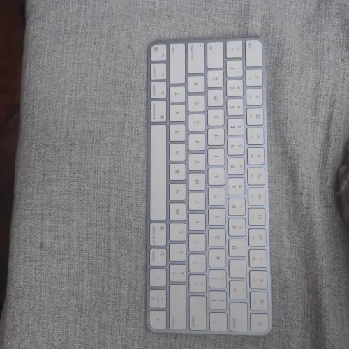 Magic Keyboard Lighting para USB-C. Azul. Novo. Sem caixa.