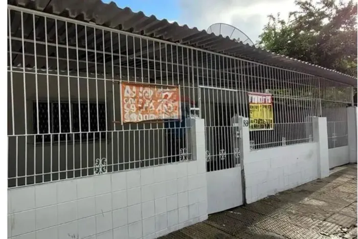 Vendo casa na Madalena - 323 m² - 8 quartos - Piscina - 4 Vagas de garagem