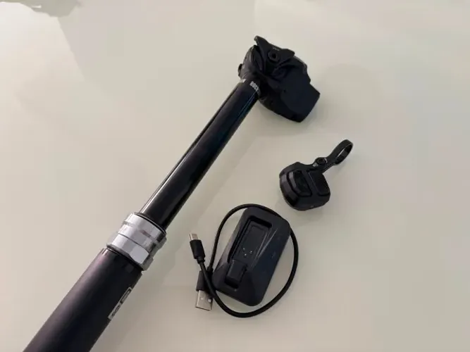 Canote retrátil Rockshox Reverb Axs 34.9mm 170mm