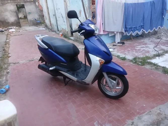 Moto toda boa. Só pegar e rodar
