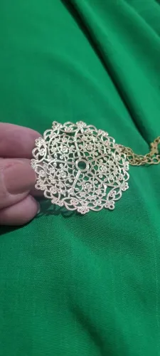 Conjunto romannel de brincos e colar