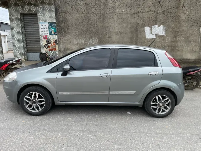 Fiat Punto Attractive Italia 1.4 F.flex 8V 5P 2012