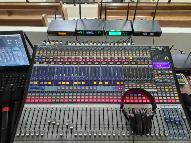 Mesa de som presonus studiolive 32.4.2ai 