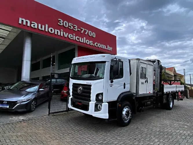 17-190 E CONSTELLATION COM MUNCK DE 12TON E CABINE SUPLEMENTAR CLIMATIZADA 5 PASSAGEIROS