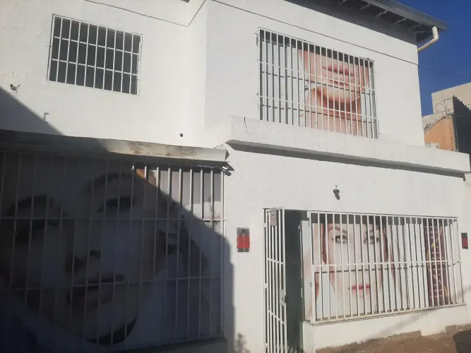 CASA COMERCIAL- SOBRADO- C/ ESTACIONAMENTO- CAMBUÍ