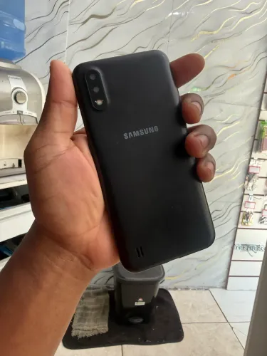Samsung a01 200$