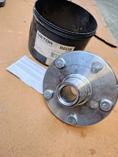 Cubo de roda dianteiro Mitsubishi pagero TR4