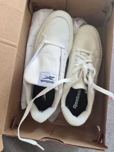Tênis reebok novo