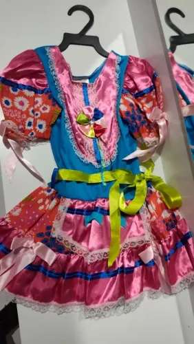 Vestido de festa junina tamanho 3