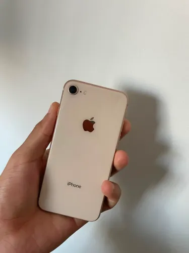IPHONE 8