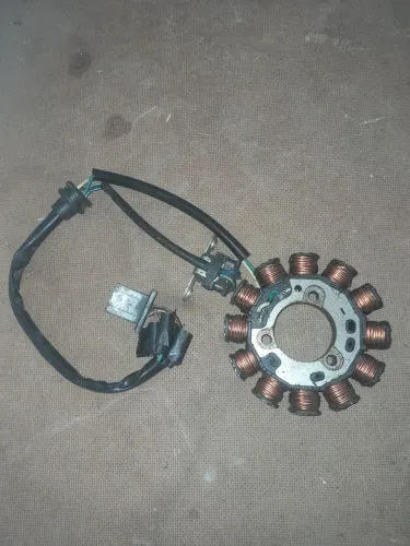 Estator , aba do tanque  , interruptor do farol 