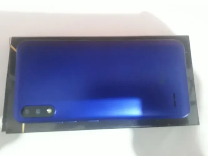 Vendo celular semi-novo, funcionando tudo perfeitamente. 