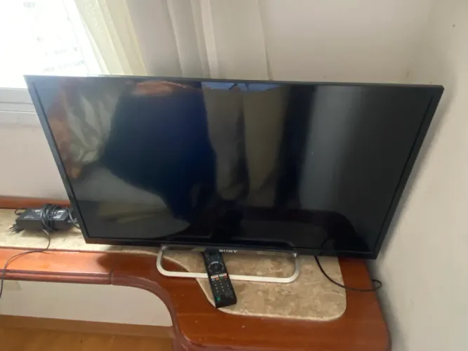     TV Sony Digital com Tela de Cristal Líquido
