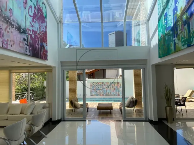Casa com 6 suítes em Jurerê In
