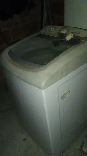 Máquina para retirada de peças