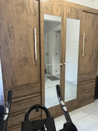 Guarda-roupa 4 portas
