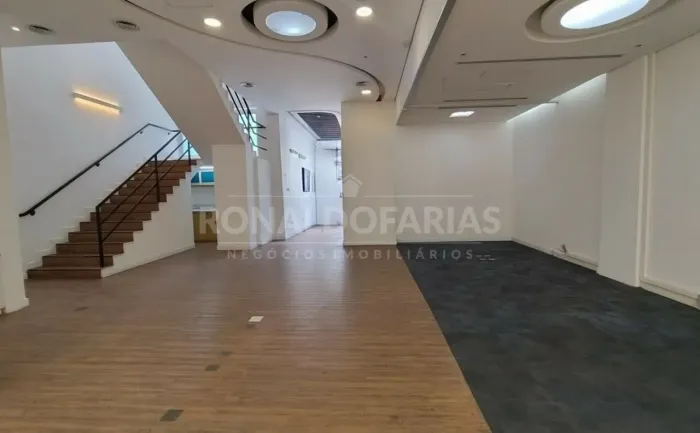 Prédio comercial para locação na Chácara Santo Antônio - Santo Amaro