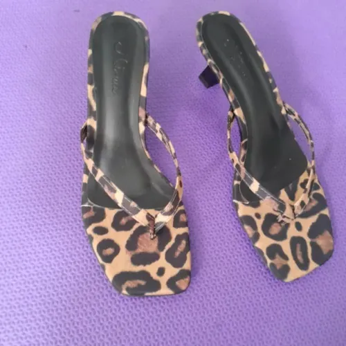 Sandália Salto Baixo Fino Tiras Soft Onça. N. 36 - Sapato Novo