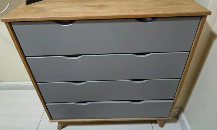 Vendo cômoda