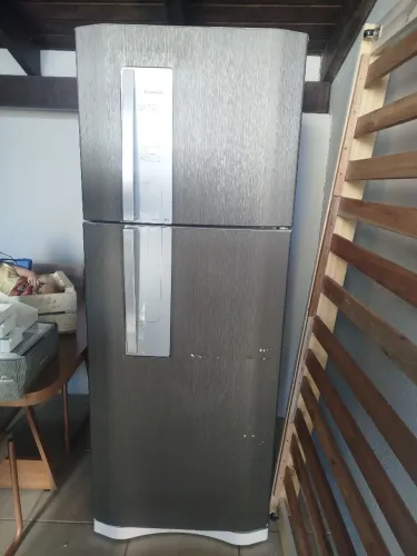 Vendo geladeira Frost Free 
