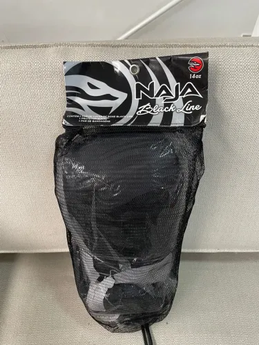 Kit de Boxe e Muay Thai Naja Black Line 14oz, novo com embalagem lacrada