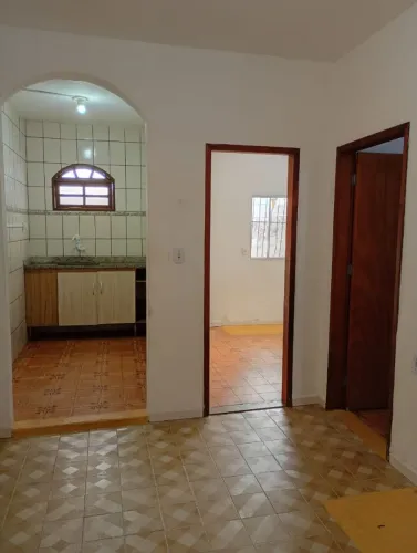 ALUGO CASA TODA GRADEADA EM ALVORADA DE 2 QUARTOS E 1 DE SERVIÇO 