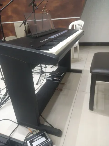 Piano digital 88 teclas Kurzweil 
