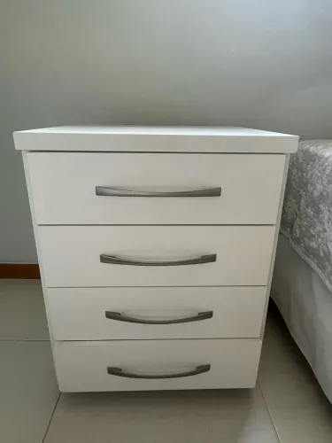 Criado de cabeceira branco