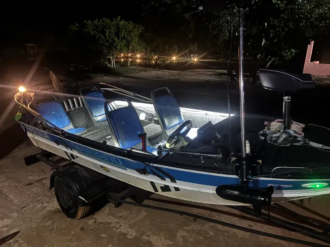 Barco de 5,5 metros completo motor 40 Yamaha