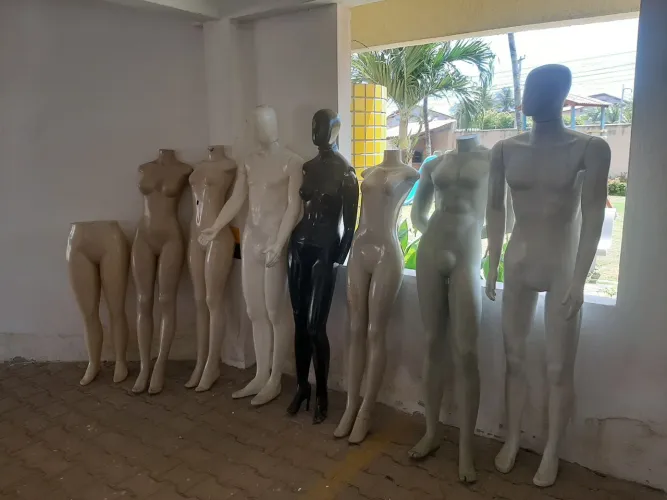 13 MANEQUINS PARA LOJAS