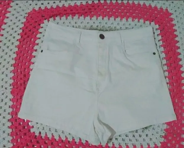 Shorts jeans branco com Lycra