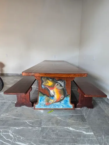 Vende-se essa mesa 