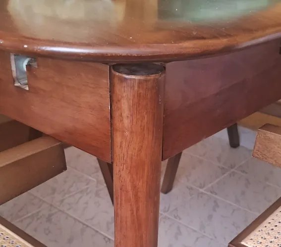 Mesa inteiramente em madeira maciça, mesa de jantar extensivel, vsria de 1m para 1,2m 1,2