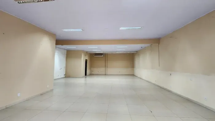 Alugo Salão comercial com aprox. 170m² na Estrada do Moinho - Cuiabá - MT