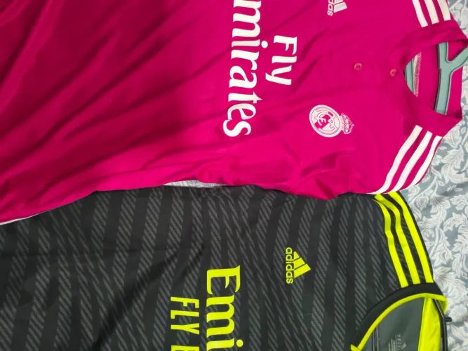 2 camisas do Real Madrid tamanho M