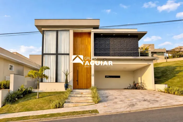 Casa alto padrão com 3 suítes e piscina no Portal do Jequitibá em Valinhos, 224m²