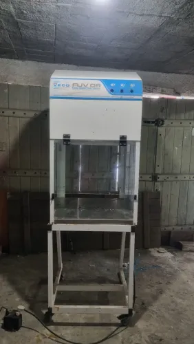 Capela de fluxo laminar vertical 