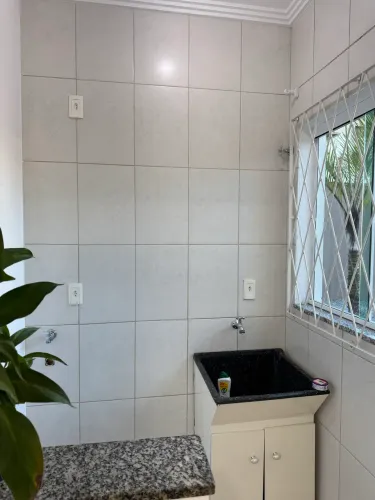 Aluga- se apartamento valor 1.300,00 reais próximo ao hipermercado condor Bucarein 