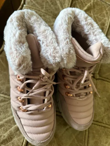  Bota tênis skechers 36 novinha