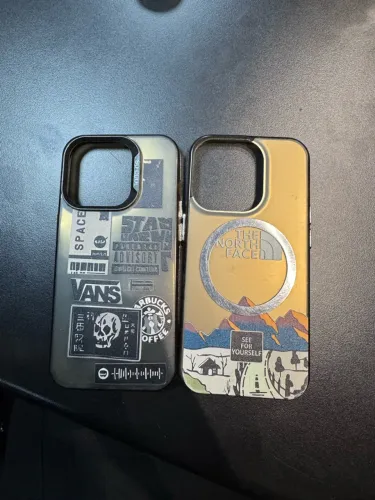 Vendo Duas Capinhas iPhone 15 Pro por apenas $50