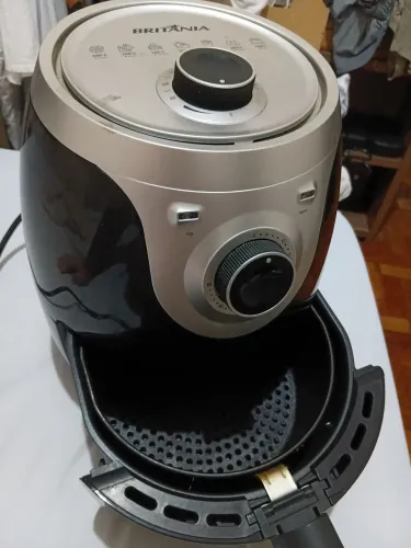 Air fryer britania bfr14p 1500wV 4.2L