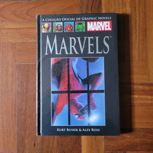 Marvels: Alex Ross, Kurt Busiek - Salvat Capa Preta