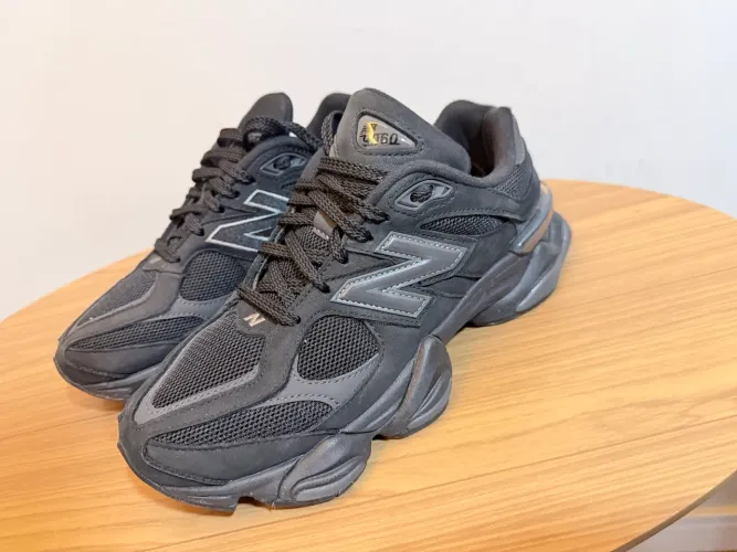 Tênis New Balance 9060 - 38 - preto