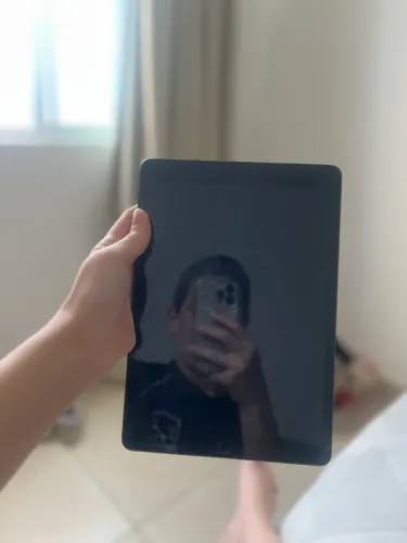 iPad 9ª Geração 64GB Space Gray + Capa Magnética + Teclado | Estado de Novo