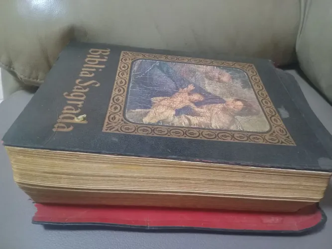 Reliquia Biblia ecumênica antiga e rara