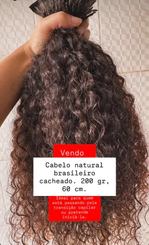 Cabelo natural brasileiro cacheado